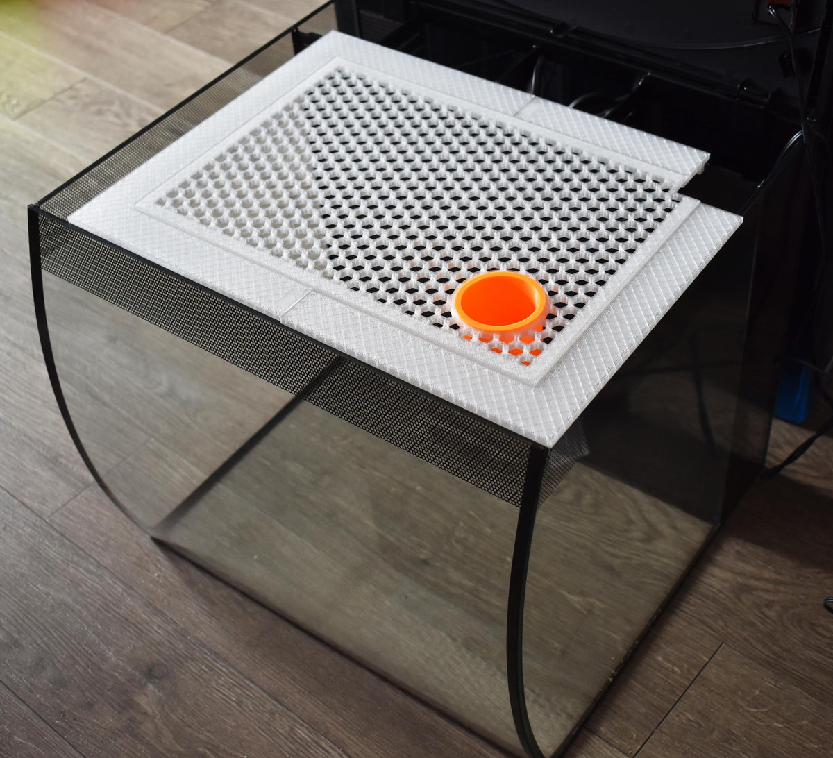 Feeding Cup Insert for Custom Lid Tanks